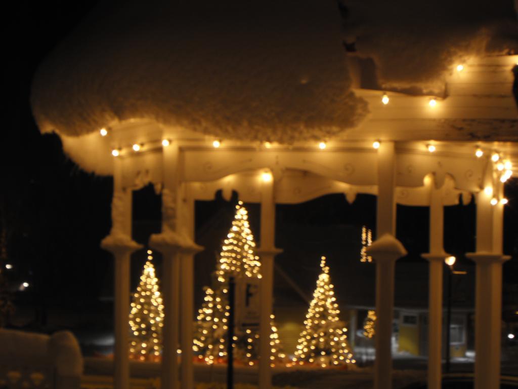 Restaurant Auberge Chez Girard Сен-Агата-дес-Монтс Екстериор снимка